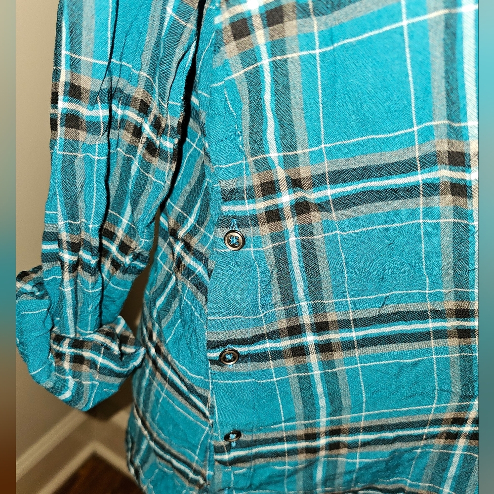 Maurices size 0 plaid button-down blue and black - Picture 3 of 4